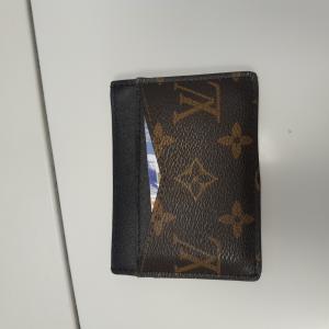 cs 1047 /2025 portacarte LV